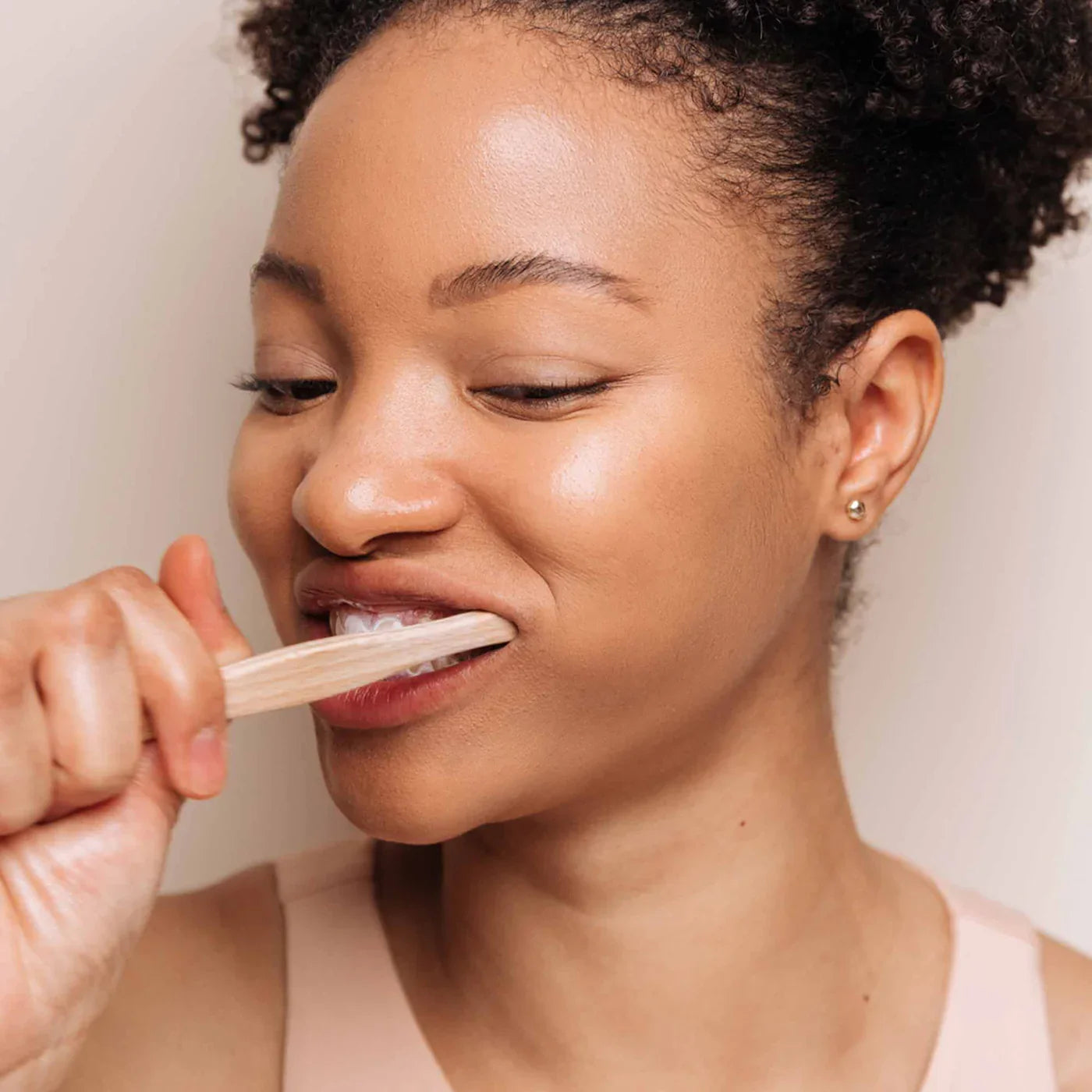 Pasta de dientes para adultos sin fluor whitening